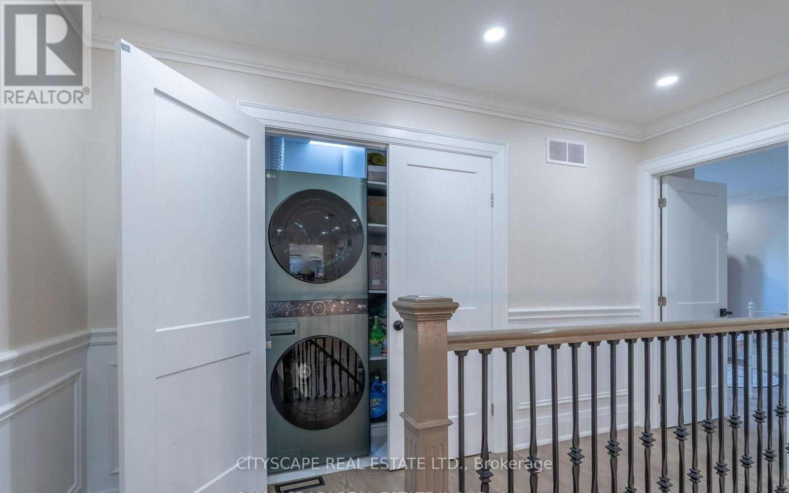 1270 SAGINAW CRESCENT Image 35