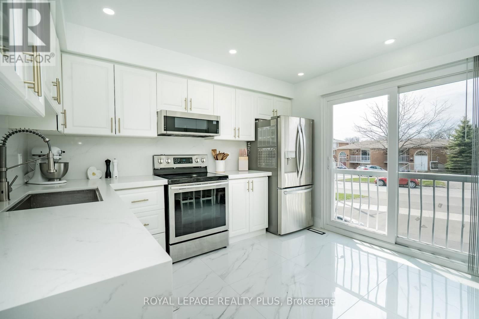 568 FERGO AVENUE Image 18