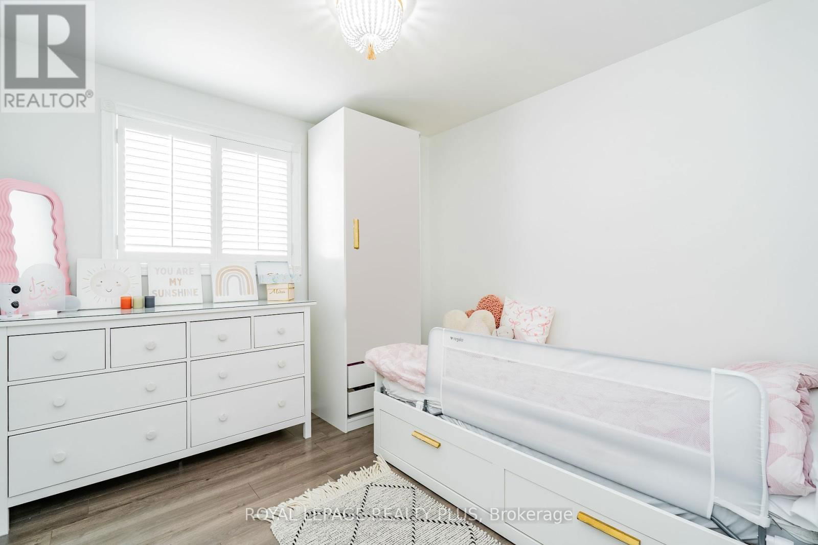 568 FERGO AVENUE Image 33