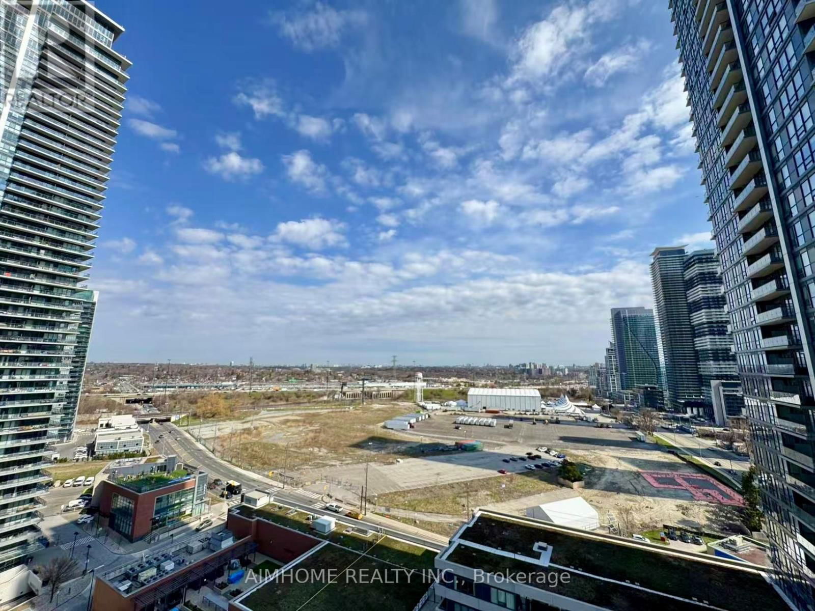2009 - 2212 LAKE SHORE BOULEVARD WEST Image 15