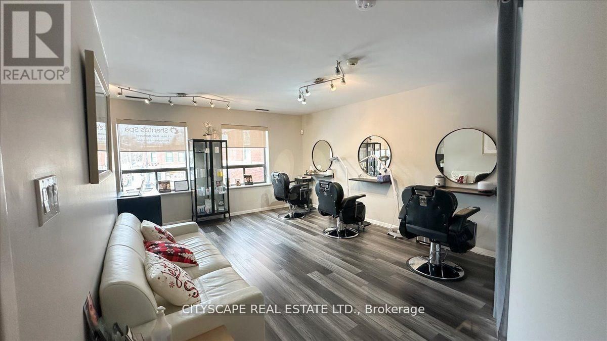 2943A BLOOR STREET WEST Image 16