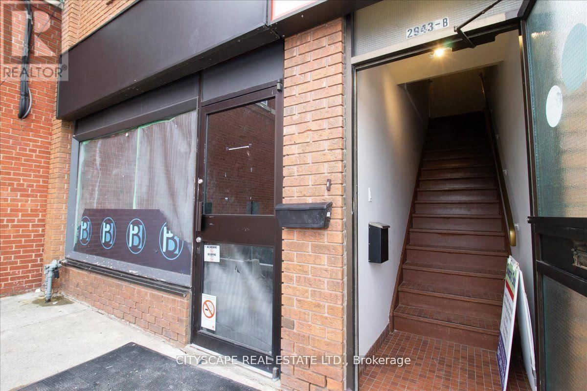 2943A BLOOR STREET WEST Image 19
