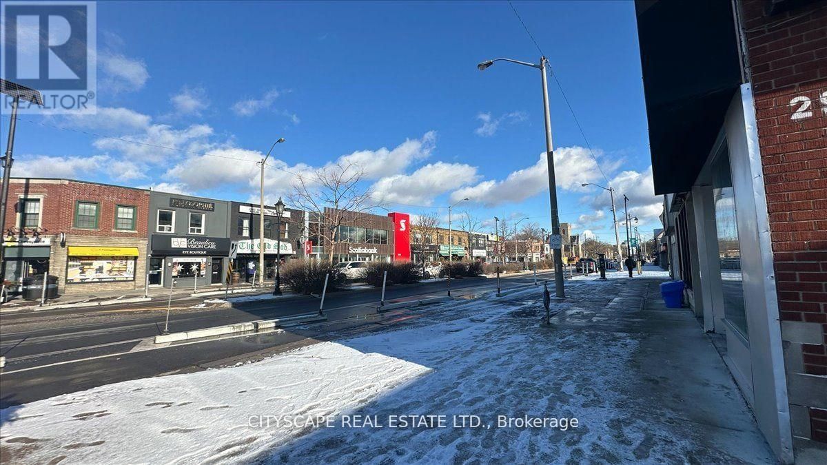 2943A BLOOR STREET WEST Image 28