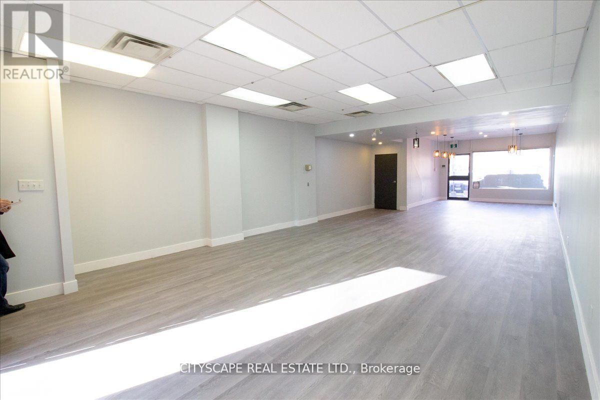 2943A BLOOR STREET WEST Image 5