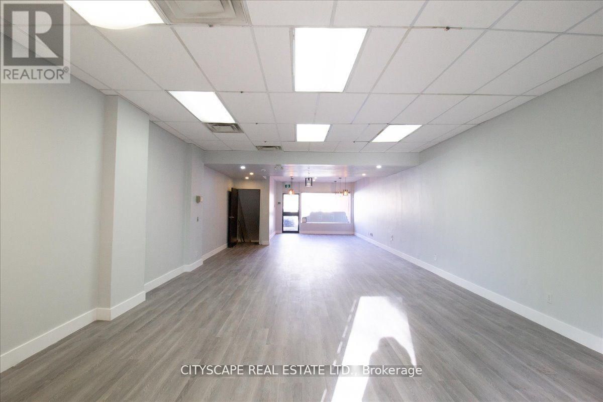 2943A BLOOR STREET WEST Image 7