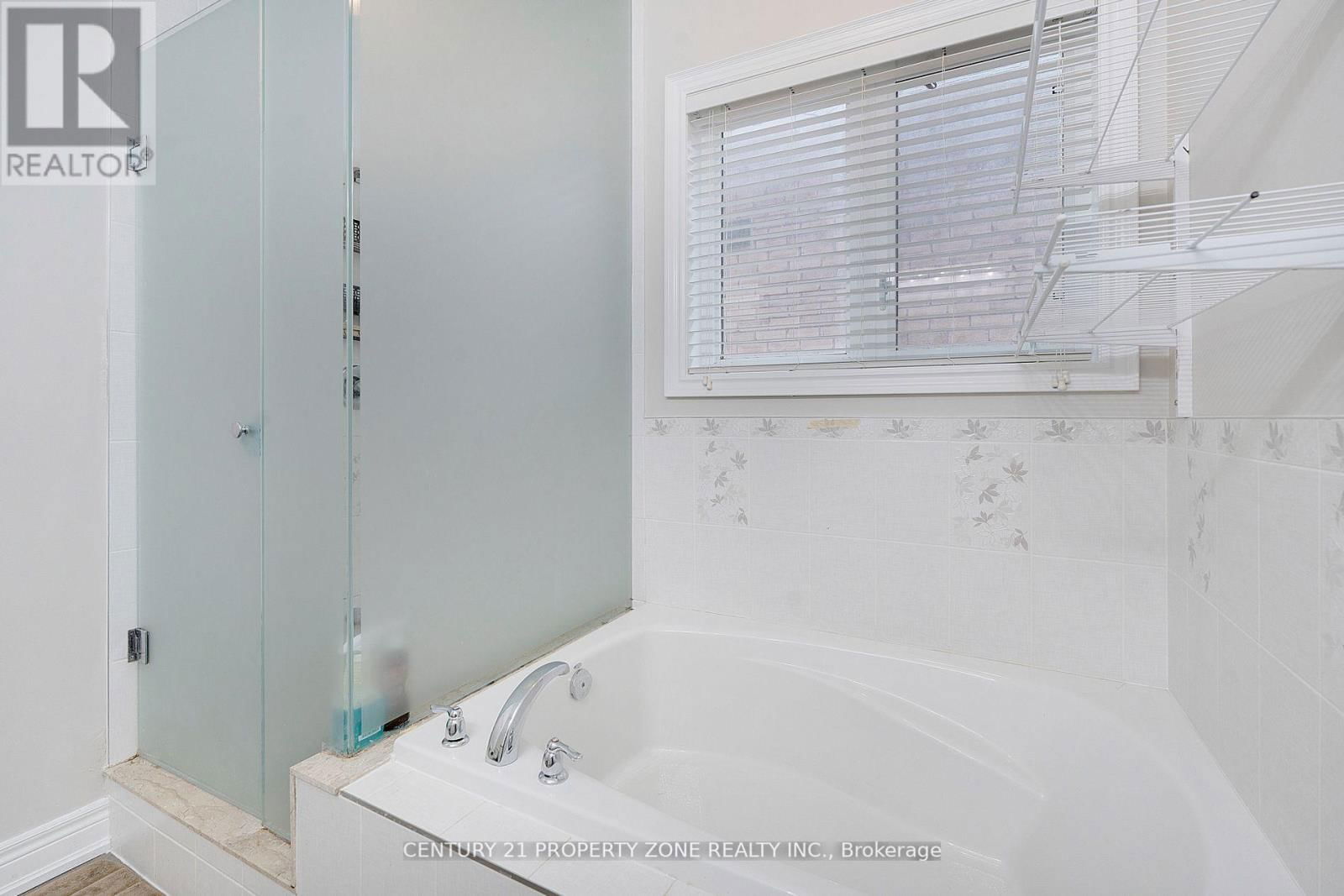 9 HAYWOOD DRIVE Image 24