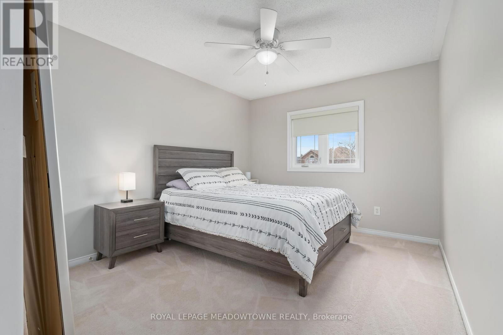 16 CHESTER CRESCENT SOUTH Image 30