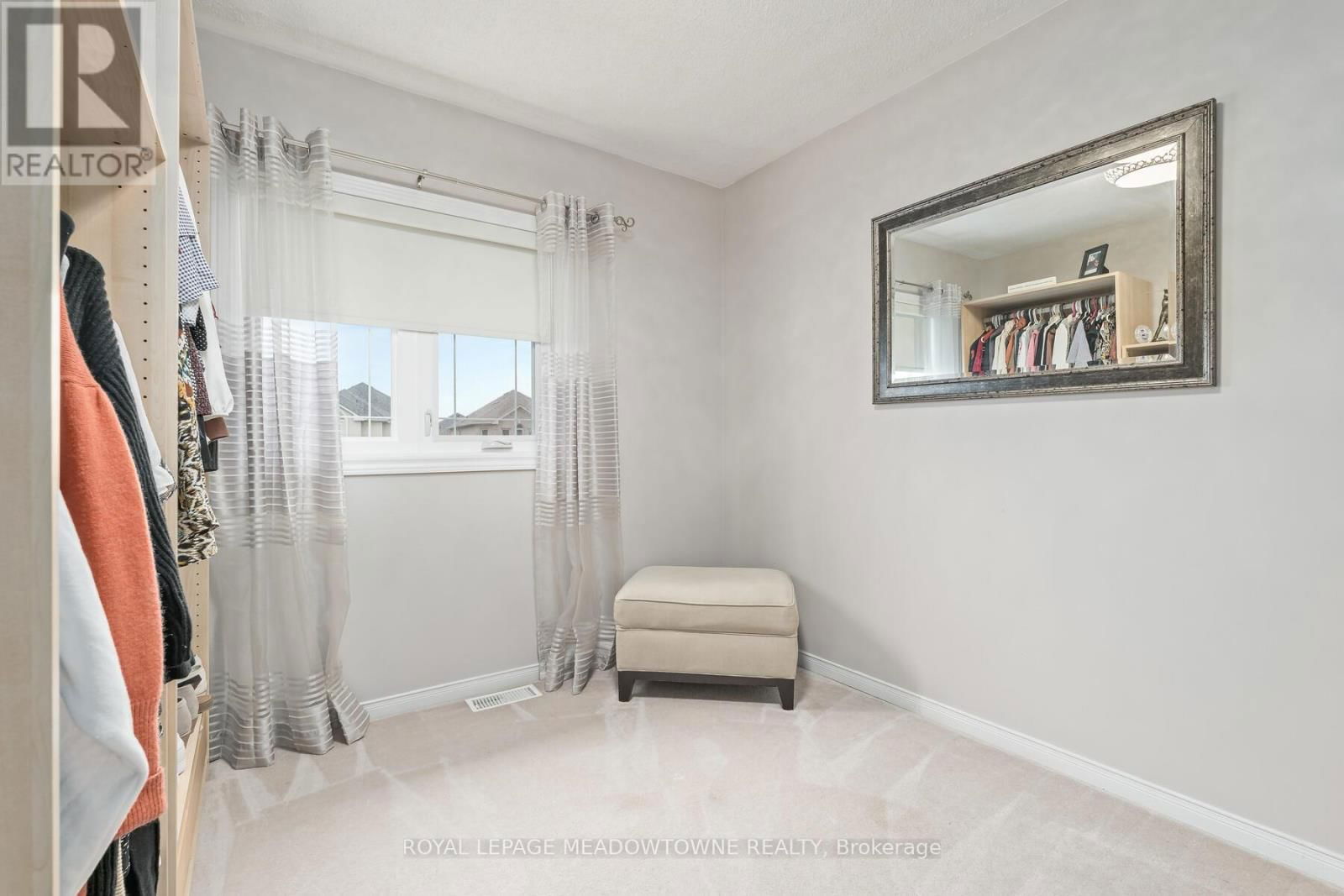 16 CHESTER CRESCENT SOUTH Image 33