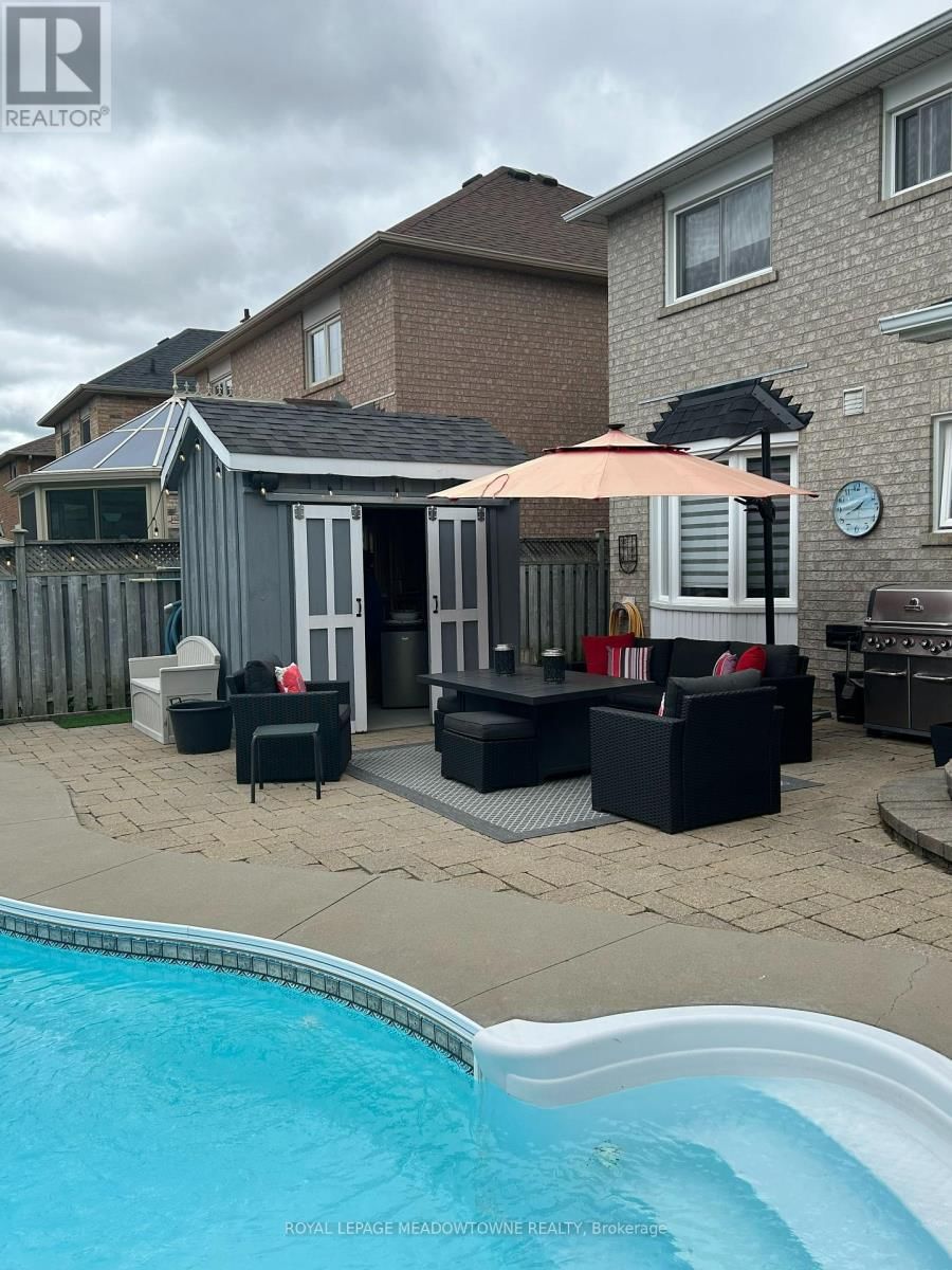 16 CHESTER CRESCENT SOUTH Image 38