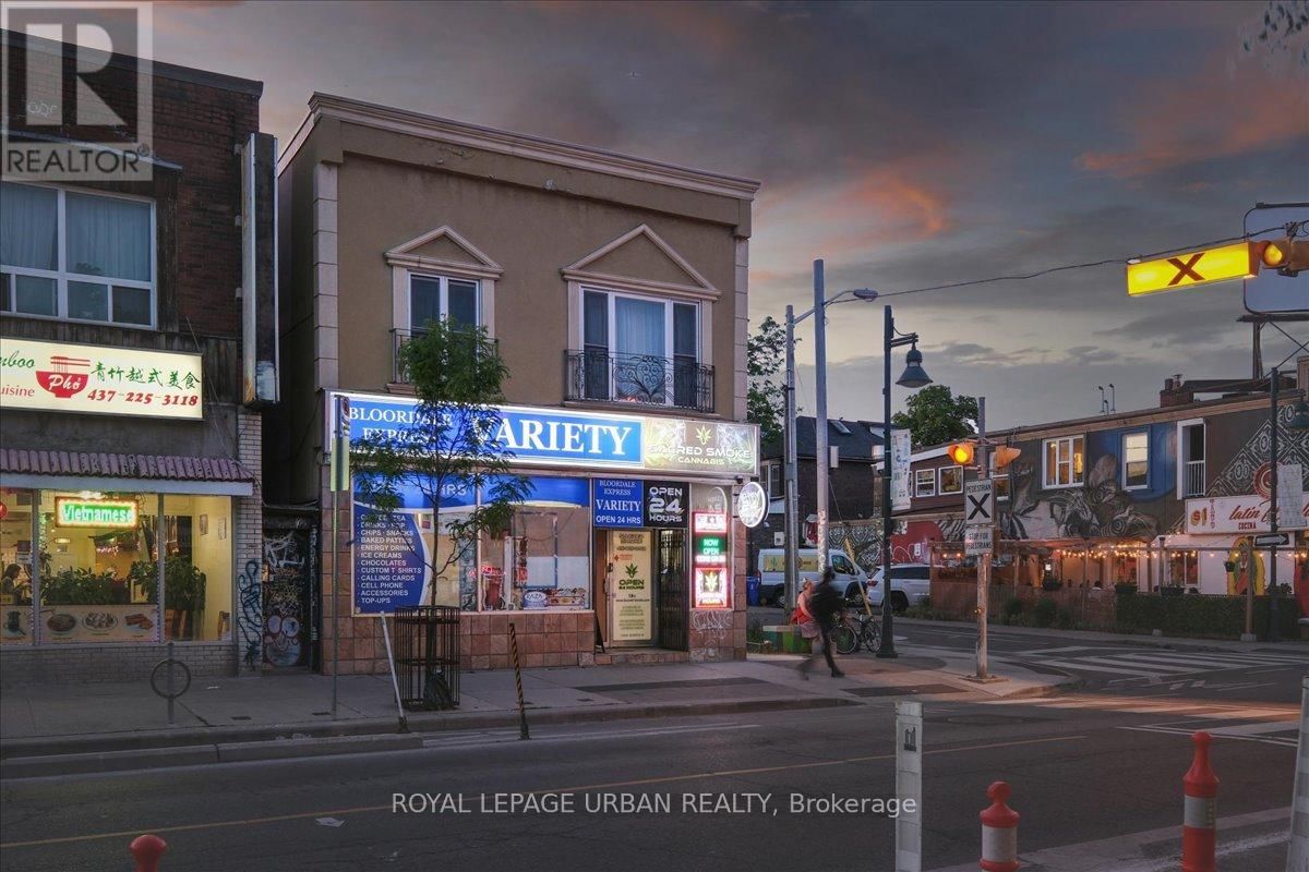 1264 BLOOR STREET WEST Image 7