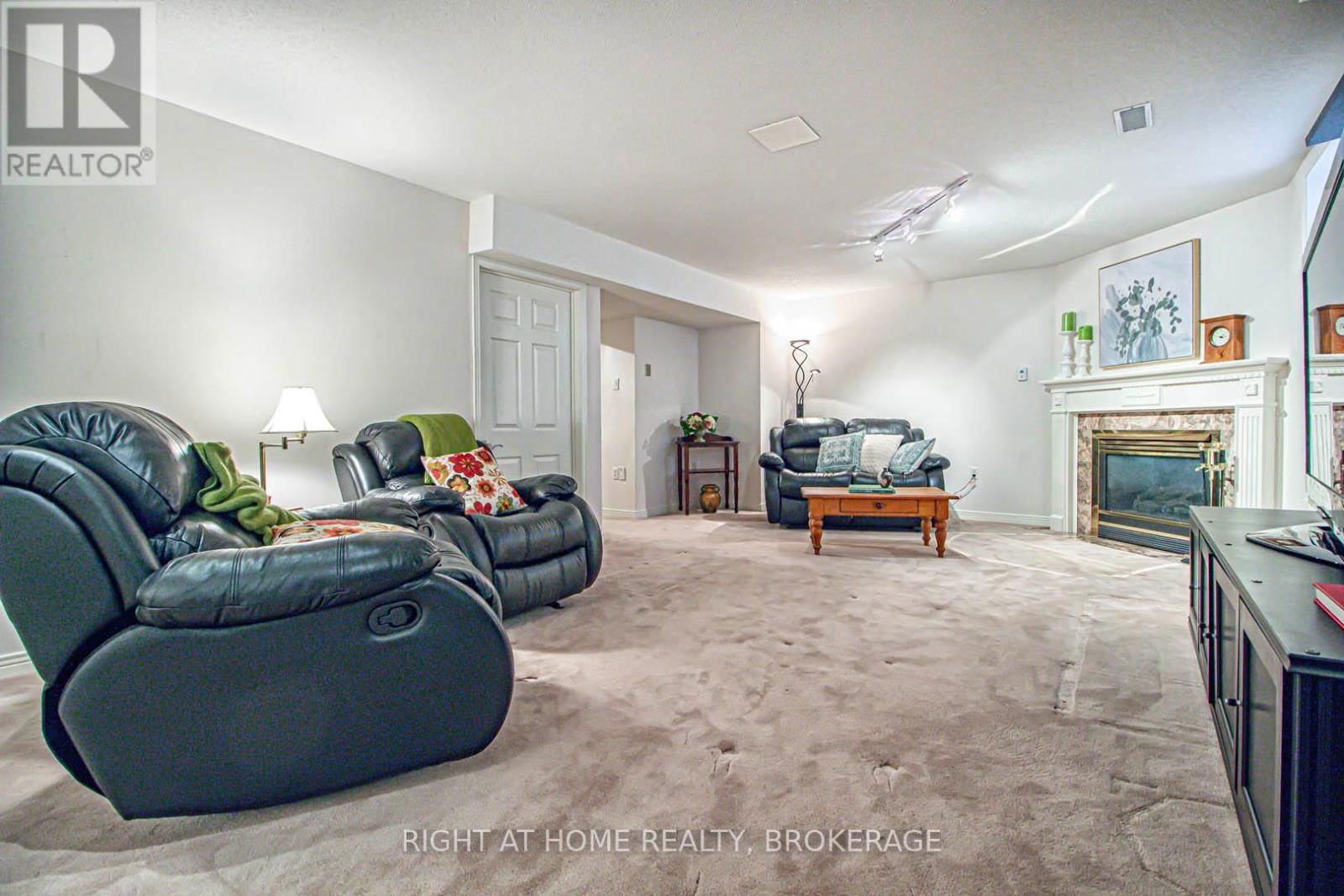 2156 COUNTRY CLUB DRIVE Image 18