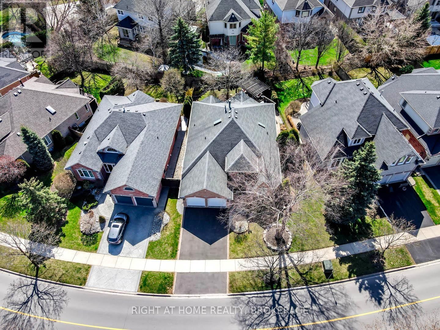 2156 COUNTRY CLUB DRIVE Image 32