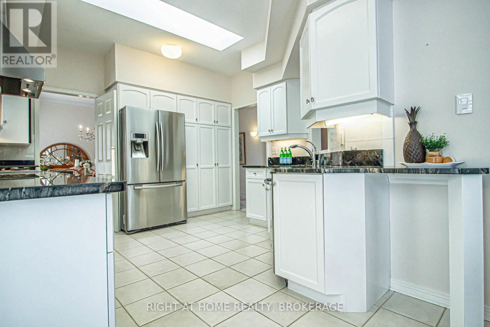 2156 COUNTRY CLUB DRIVE Image 6
