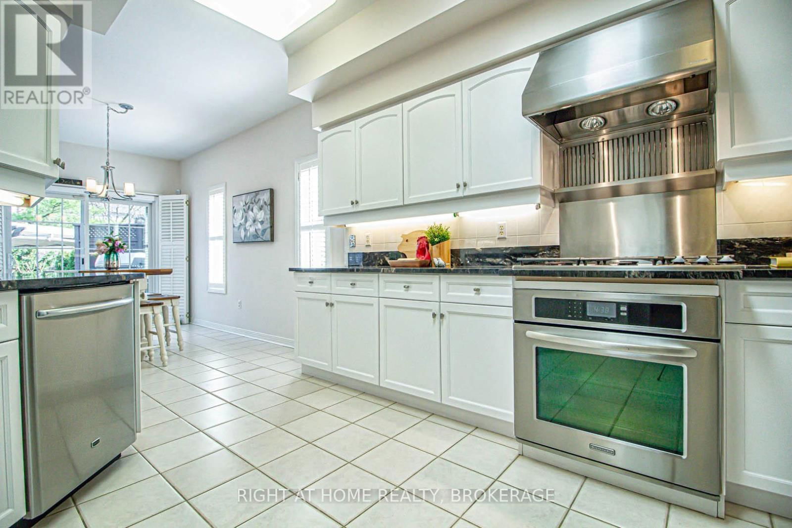 2156 COUNTRY CLUB DRIVE Image 8