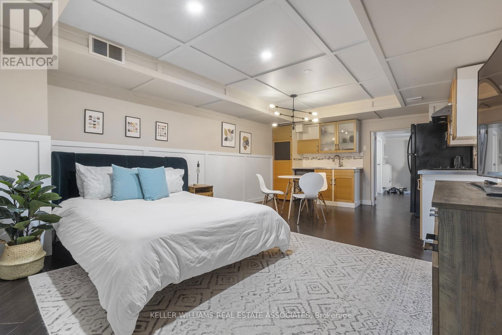4115 BARBICAN DRIVE Image 21