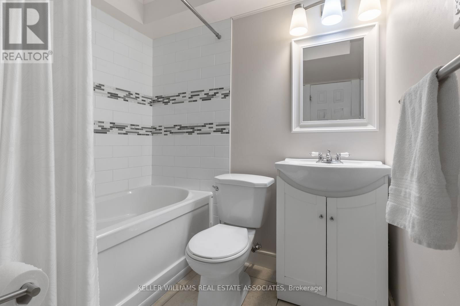 4115 BARBICAN DRIVE Image 25