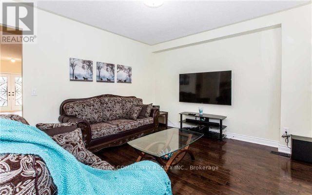 Upper - 21 MIDVALE ROAD Image 6