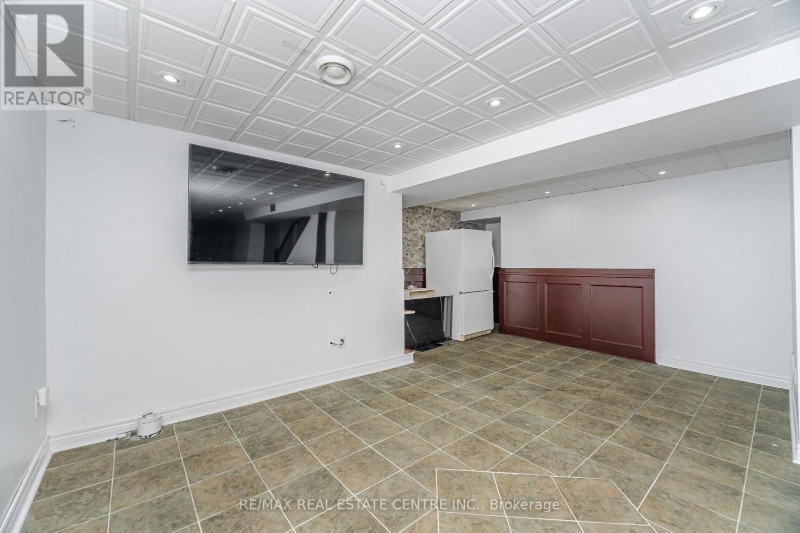 20 ST MARK PLACE Image 36