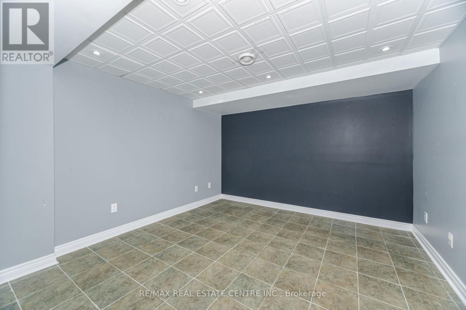 20 ST MARK PLACE Image 37