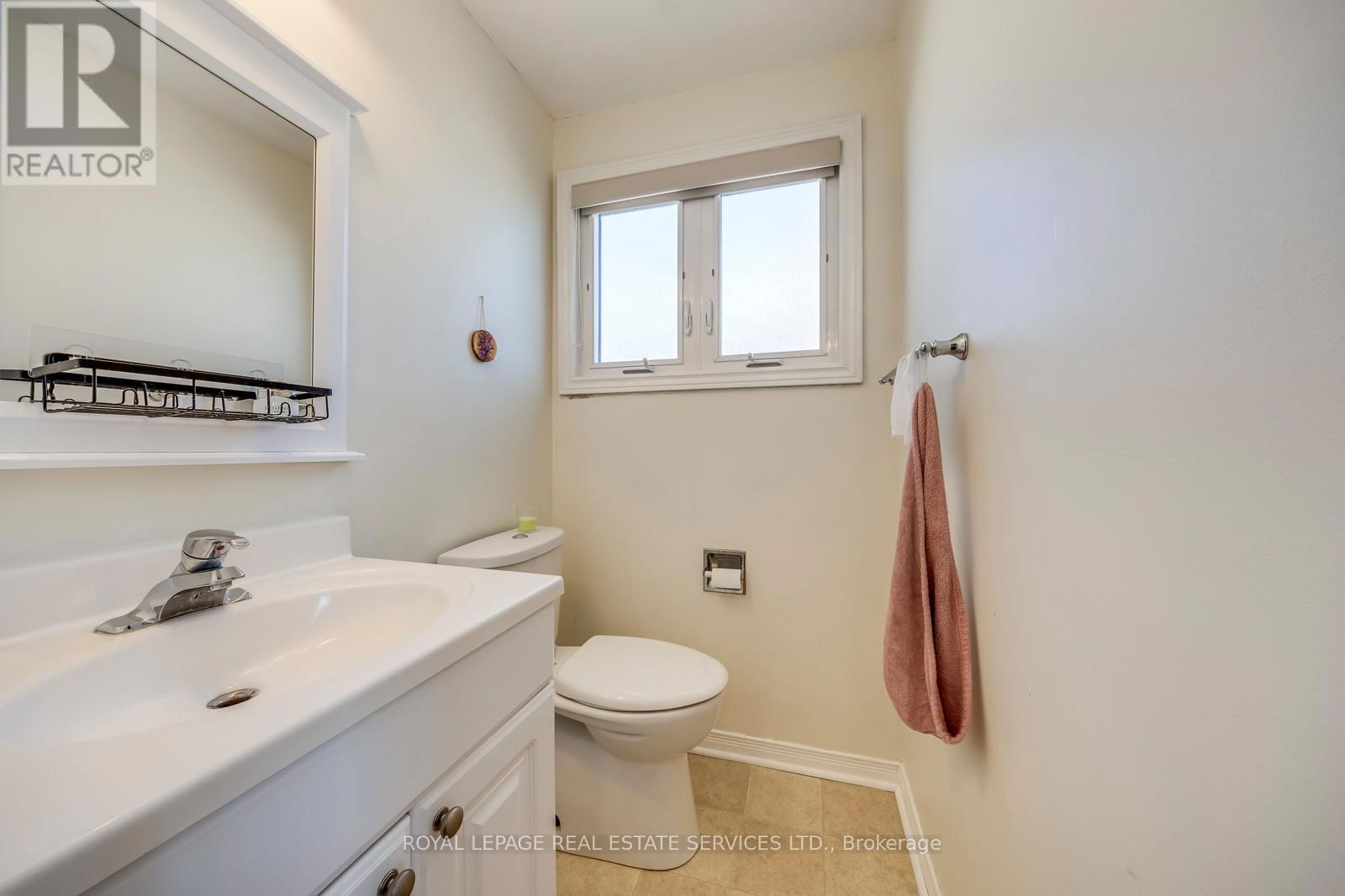 317 ULRIC CRESCENT Image 25