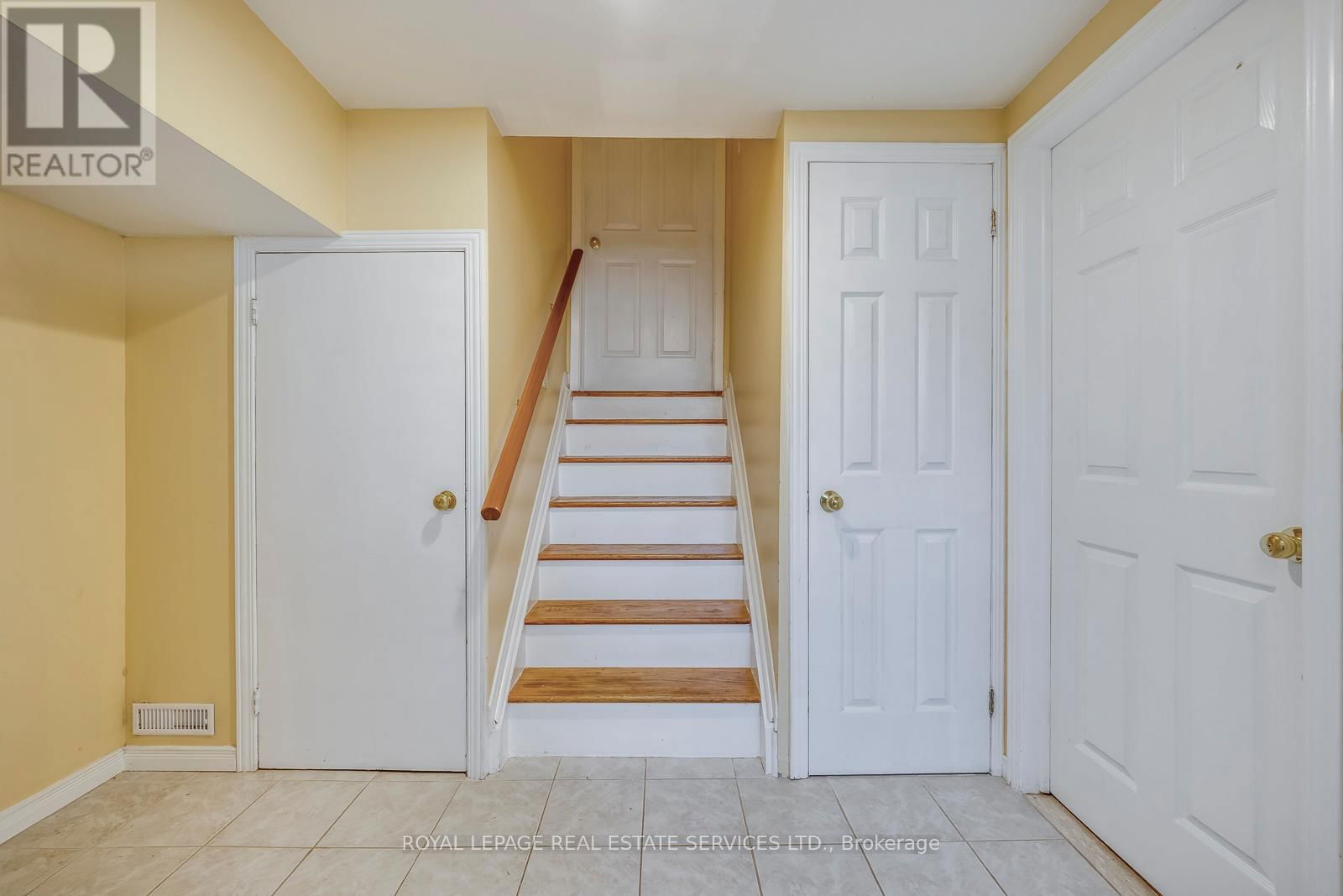 317 ULRIC CRESCENT Image 30