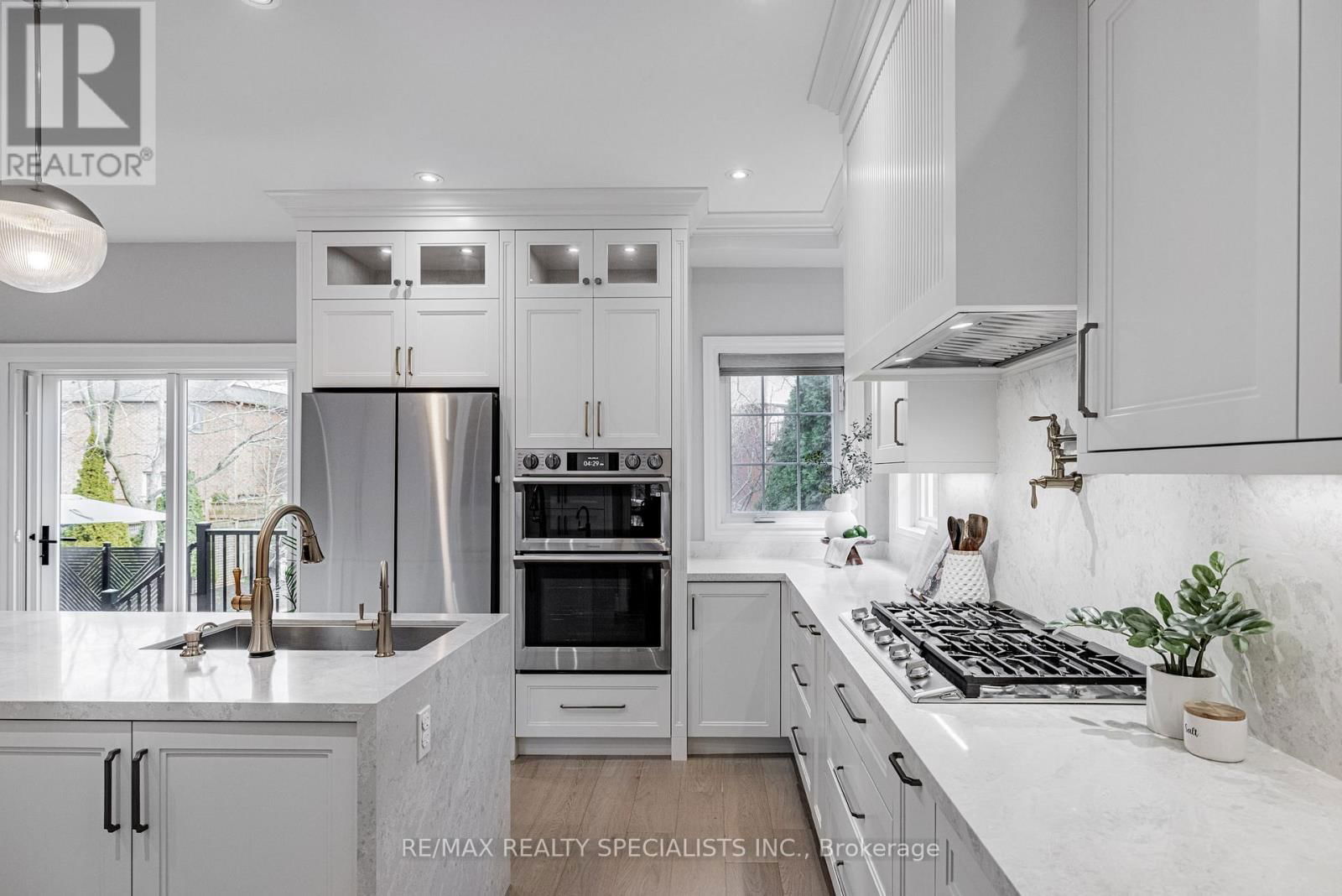 2532 REBECCA STREET Image 18