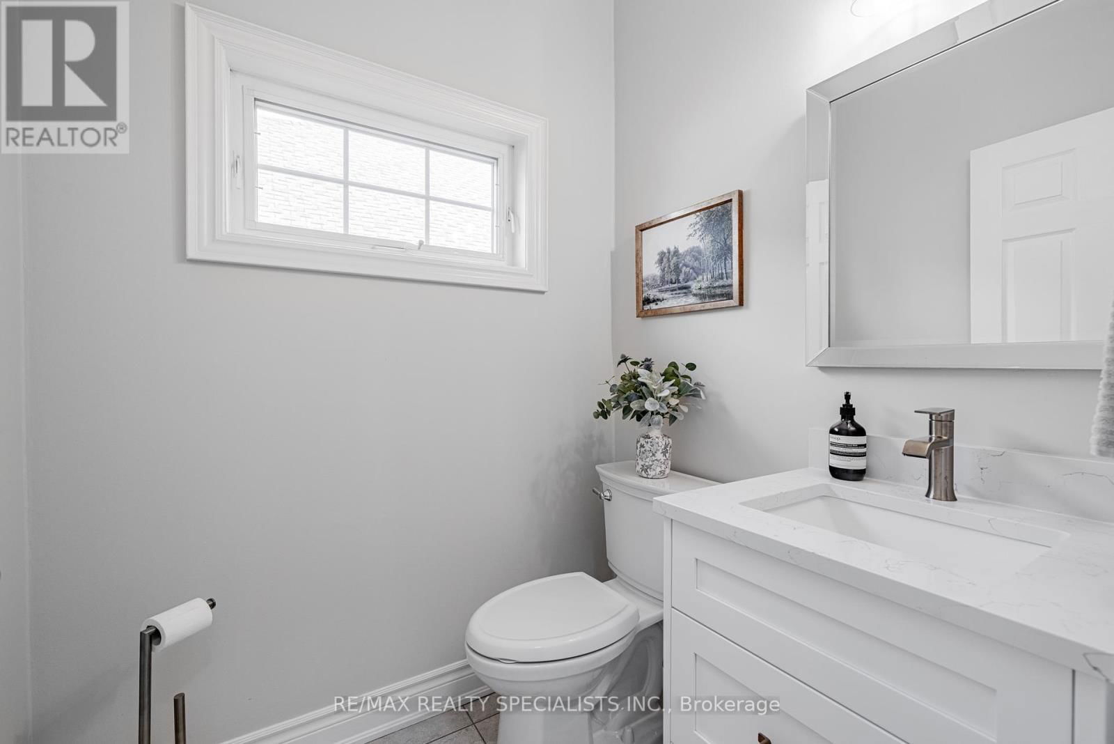 2532 REBECCA STREET Image 20