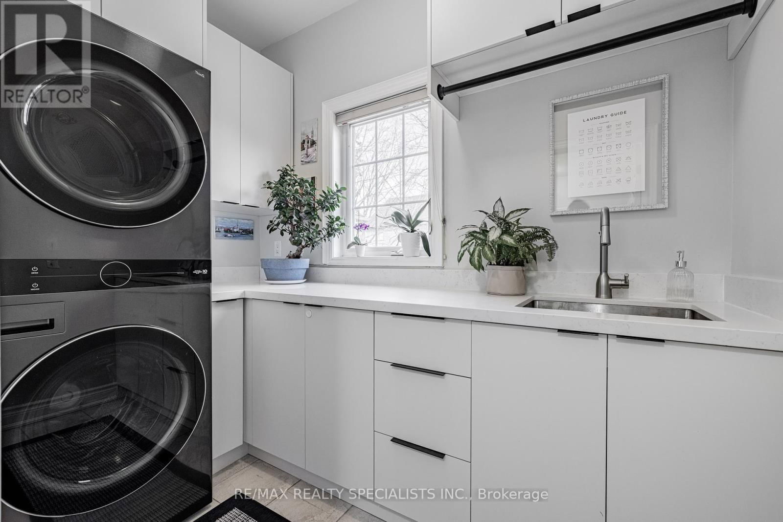 2532 REBECCA STREET Image 21