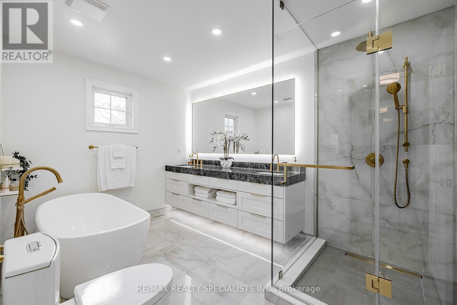 2532 REBECCA STREET Image 24