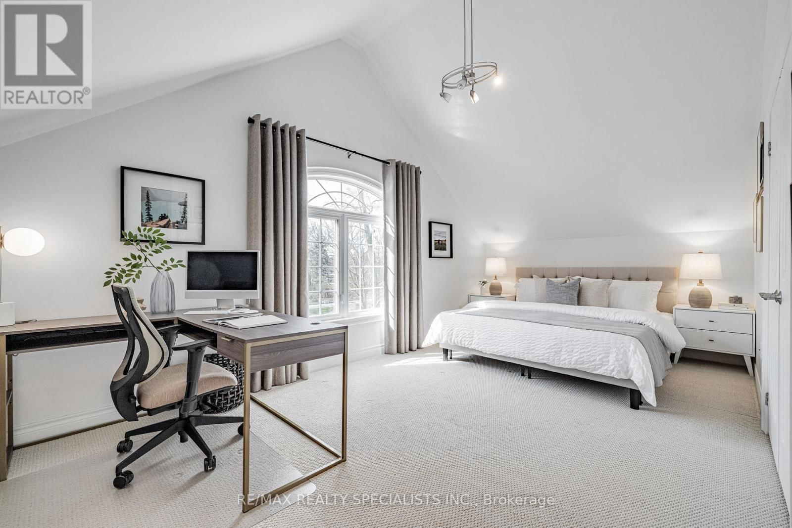 2532 REBECCA STREET Image 26