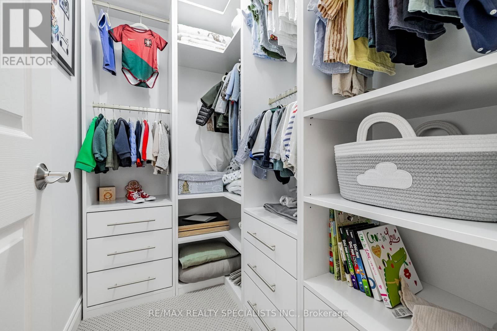 2532 REBECCA STREET Image 28