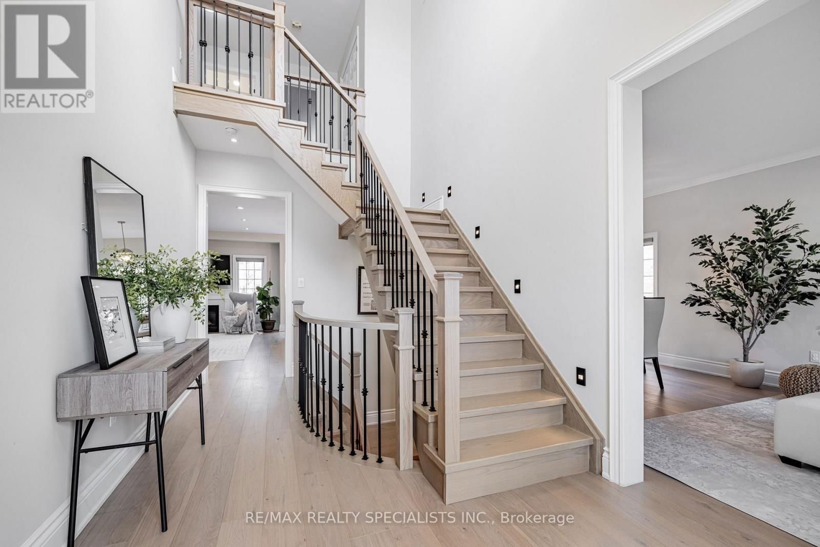 2532 REBECCA STREET Image 3