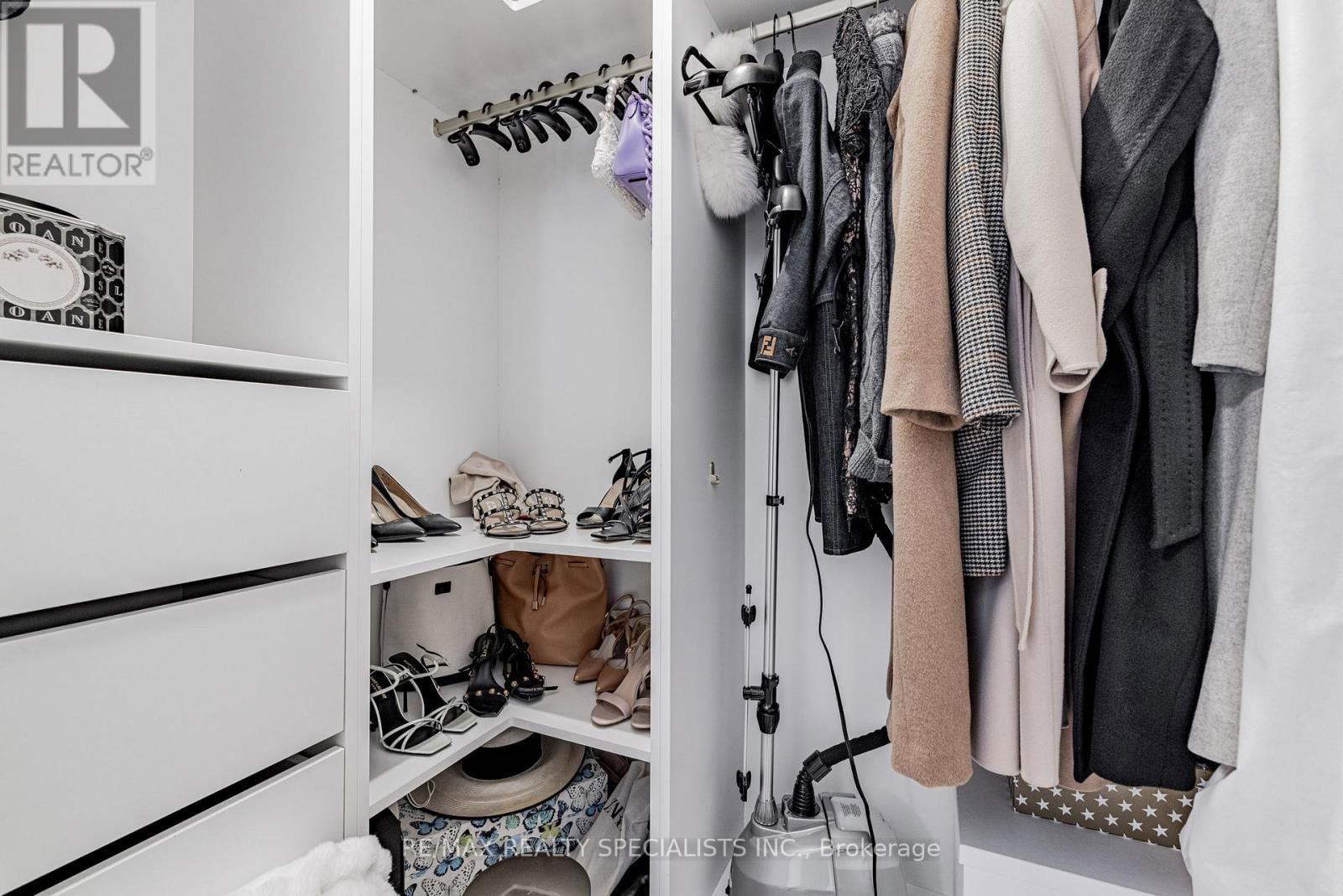 2532 REBECCA STREET Image 30