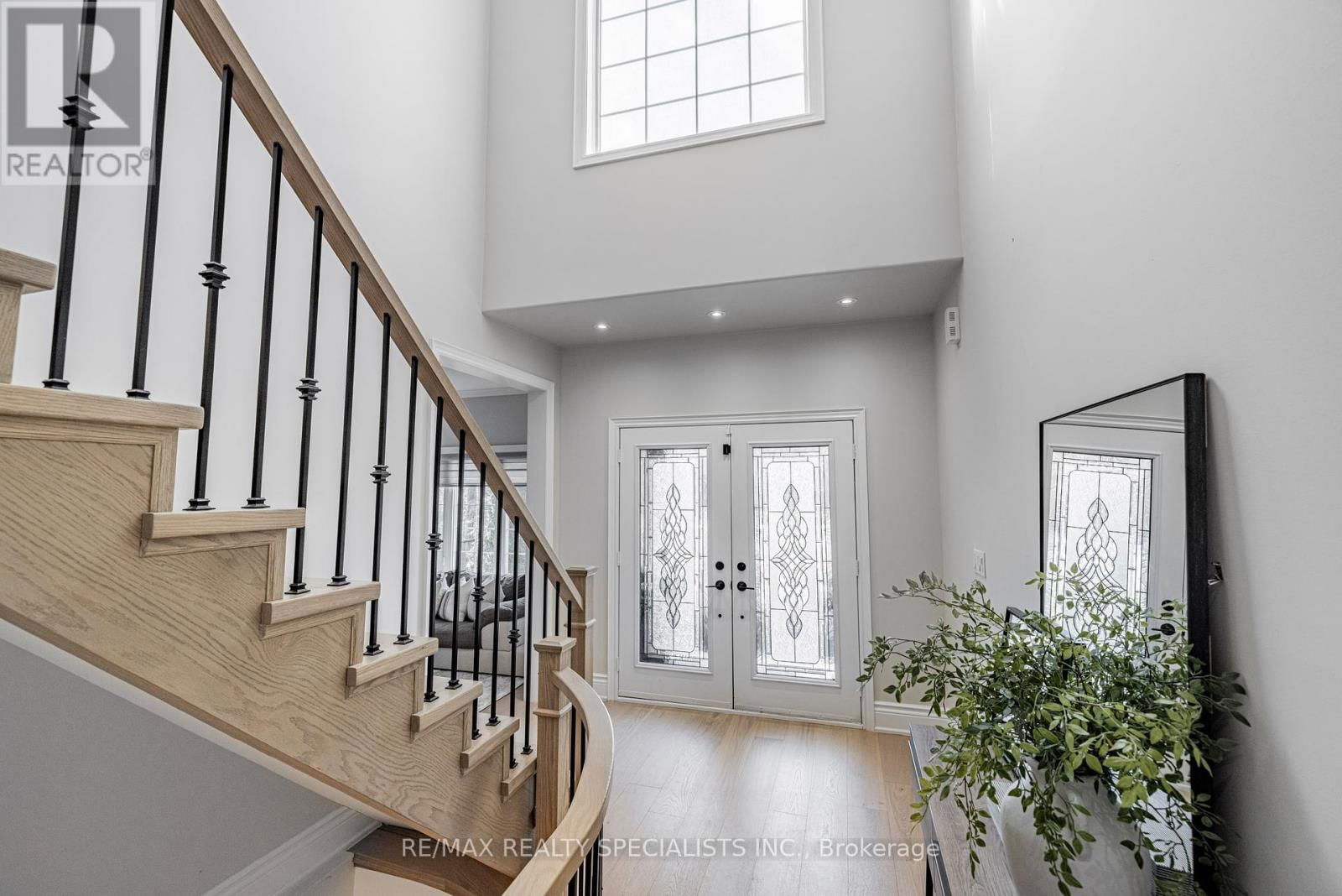 2532 REBECCA STREET Image 4