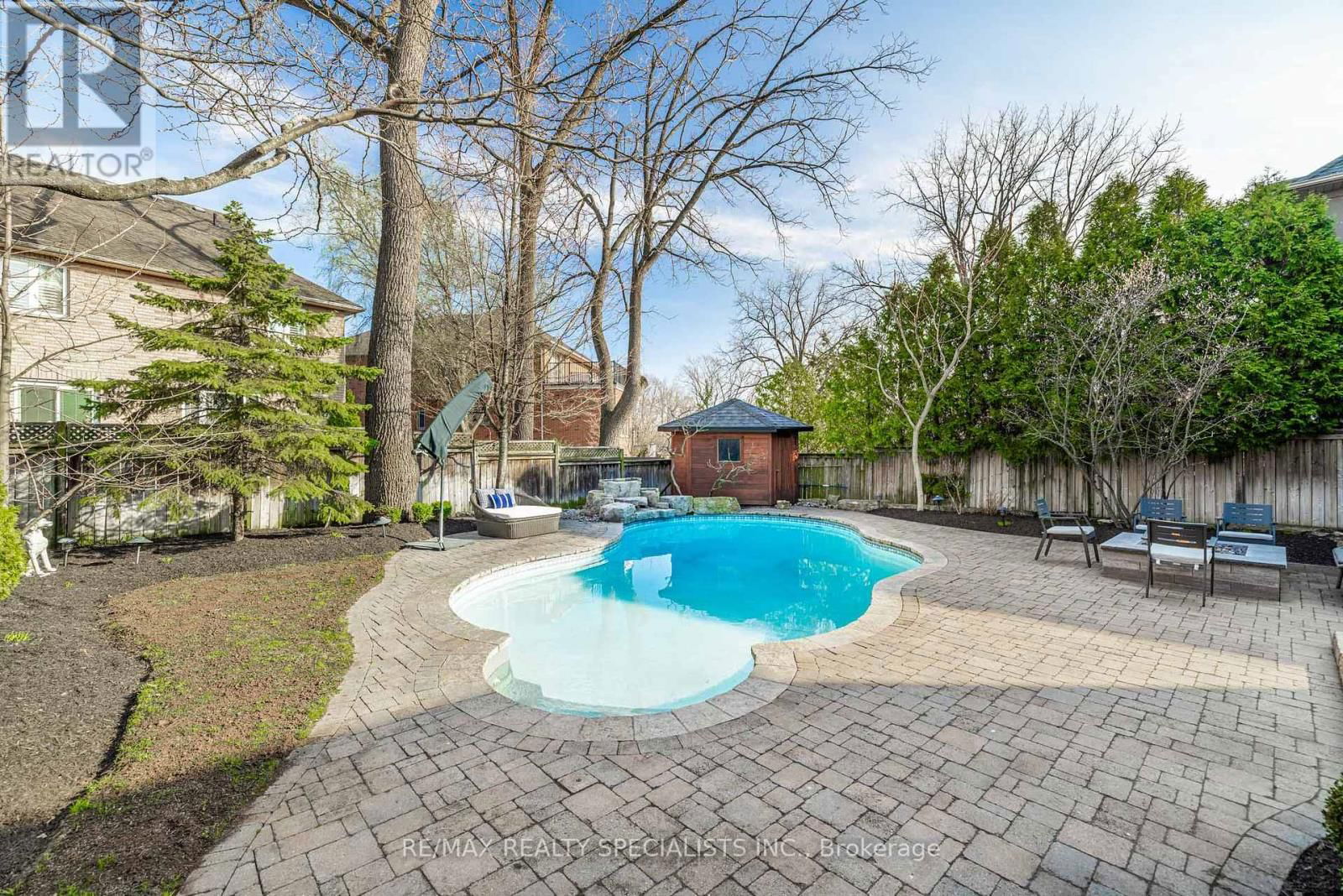 2532 REBECCA STREET Image 43