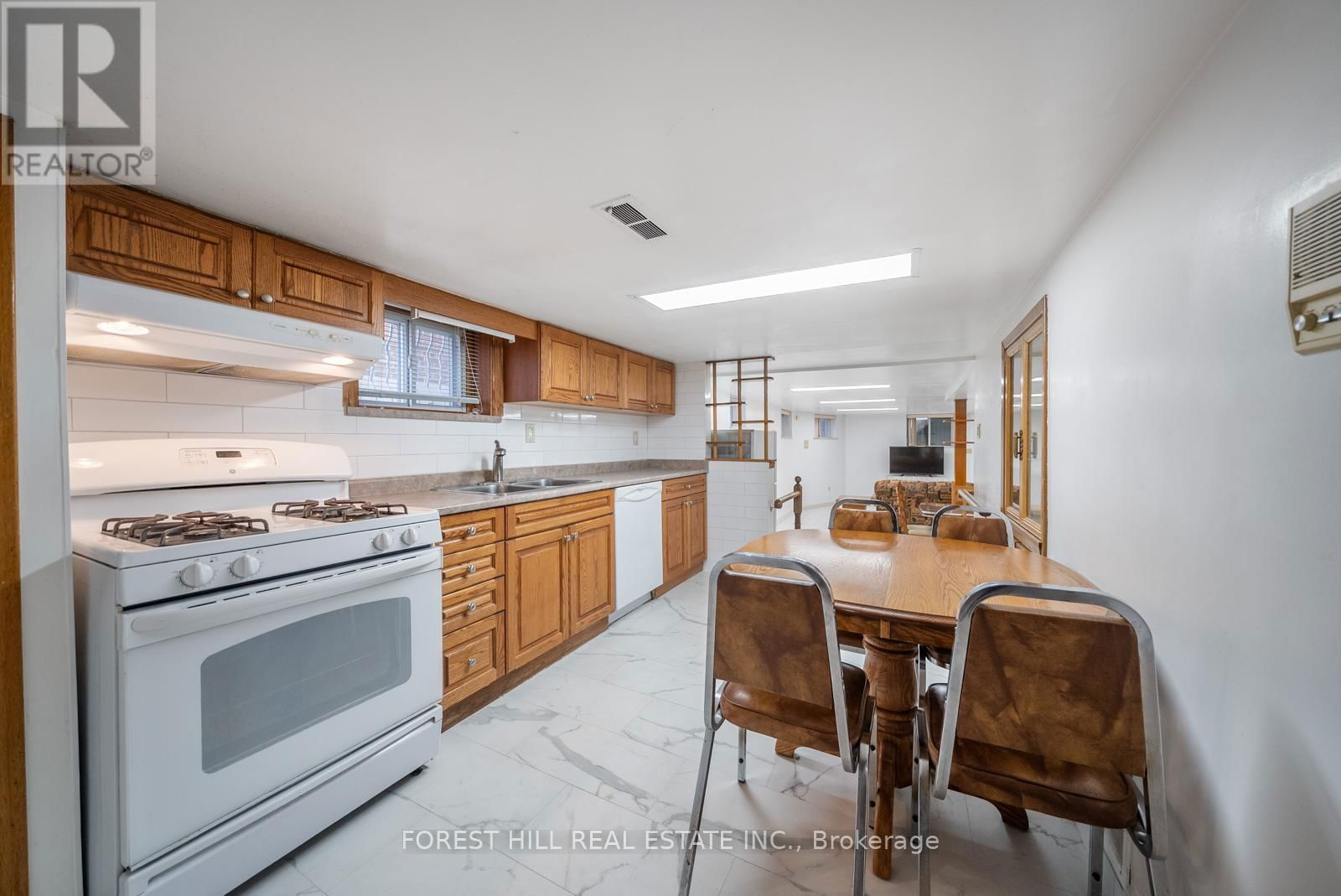 541 GLEN PARK AVENUE Image 37