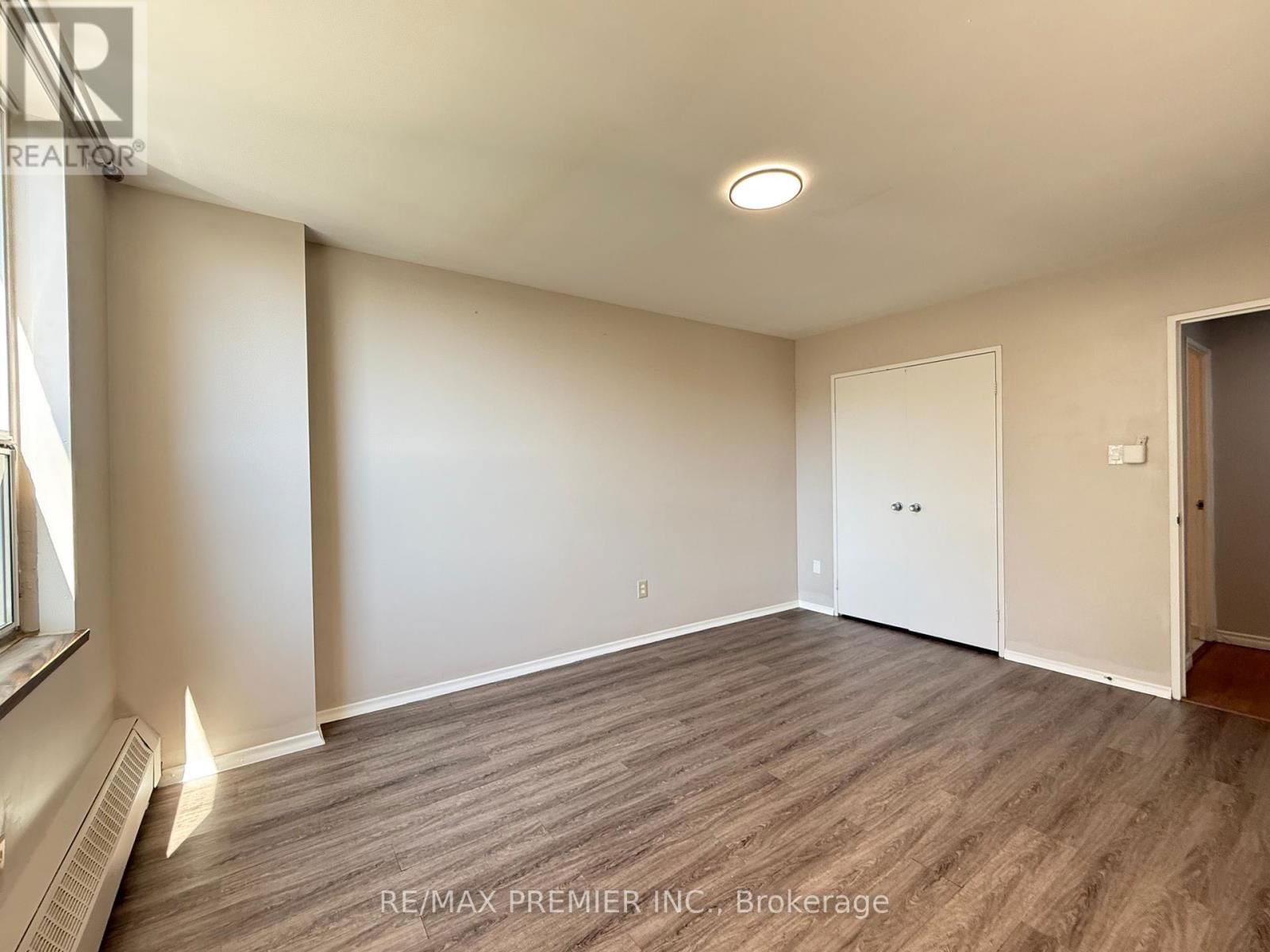 502 - 31 FOUR WINDS DRIVE Image 32
