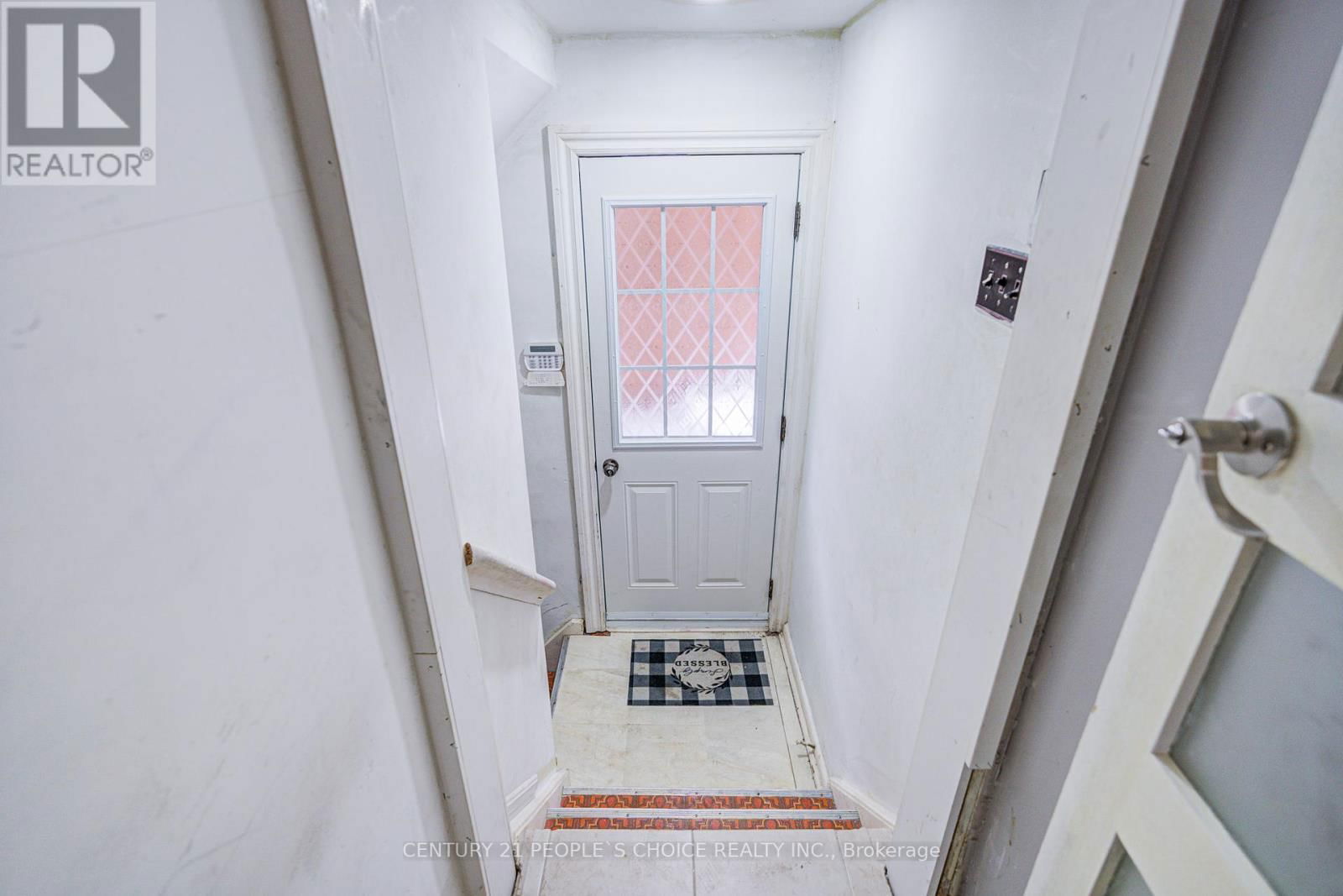 10 LAKELAND DRIVE Image 28