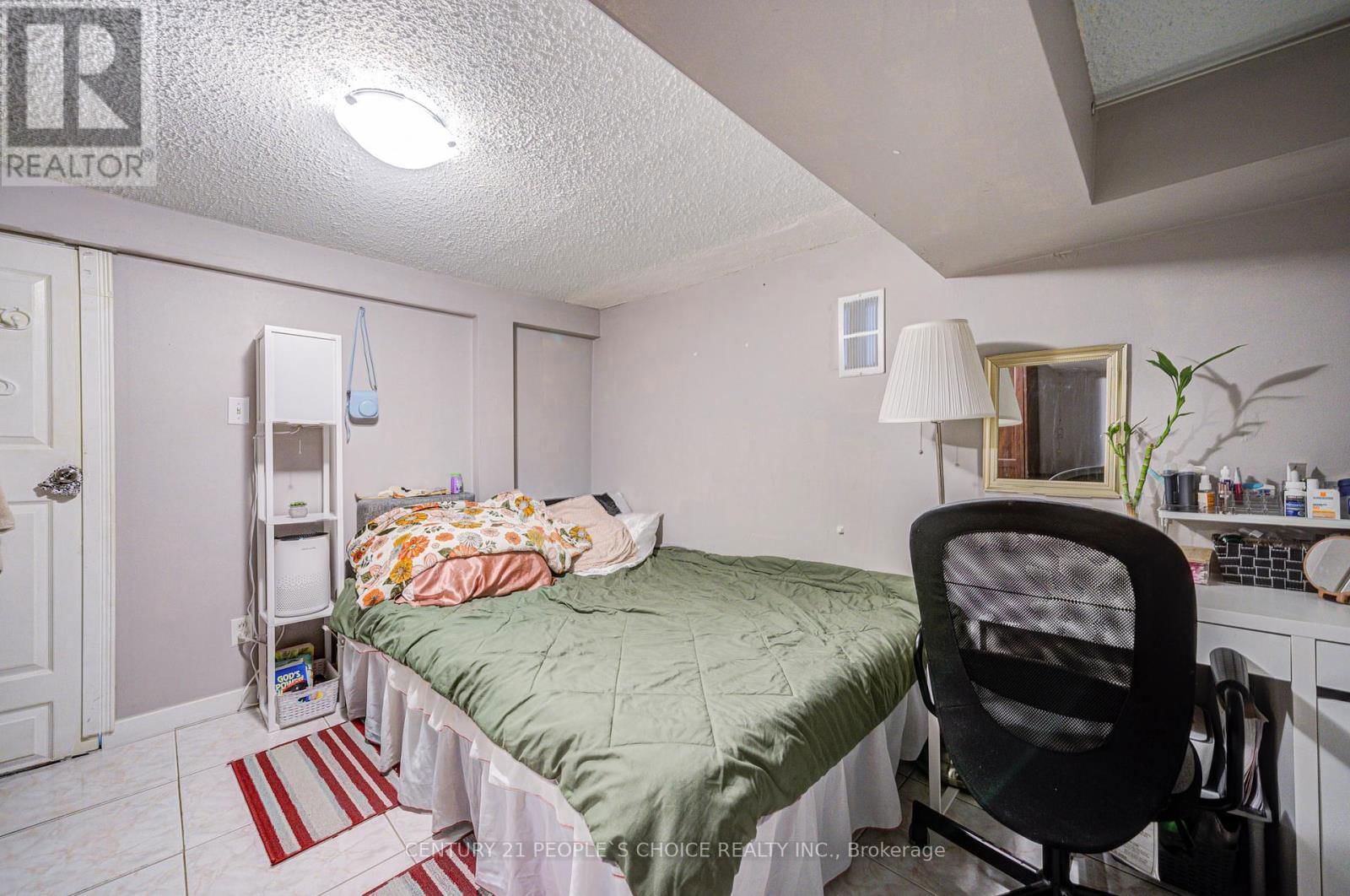 10 LAKELAND DRIVE Image 39