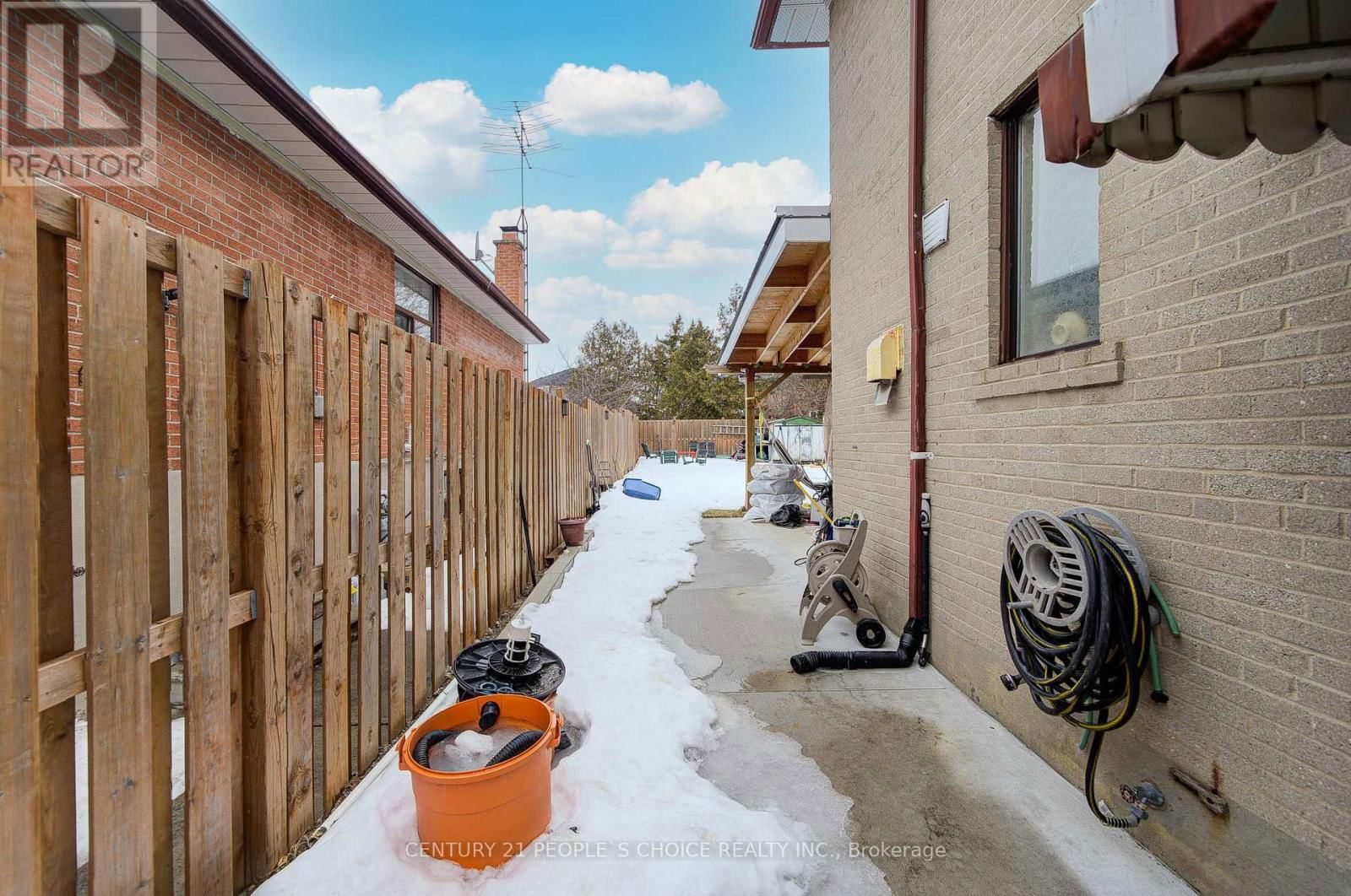 10 LAKELAND DRIVE Image 42