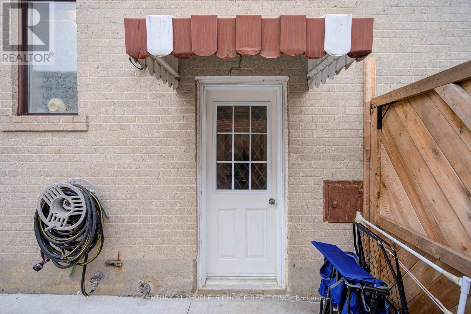 10 LAKELAND DRIVE Image 45