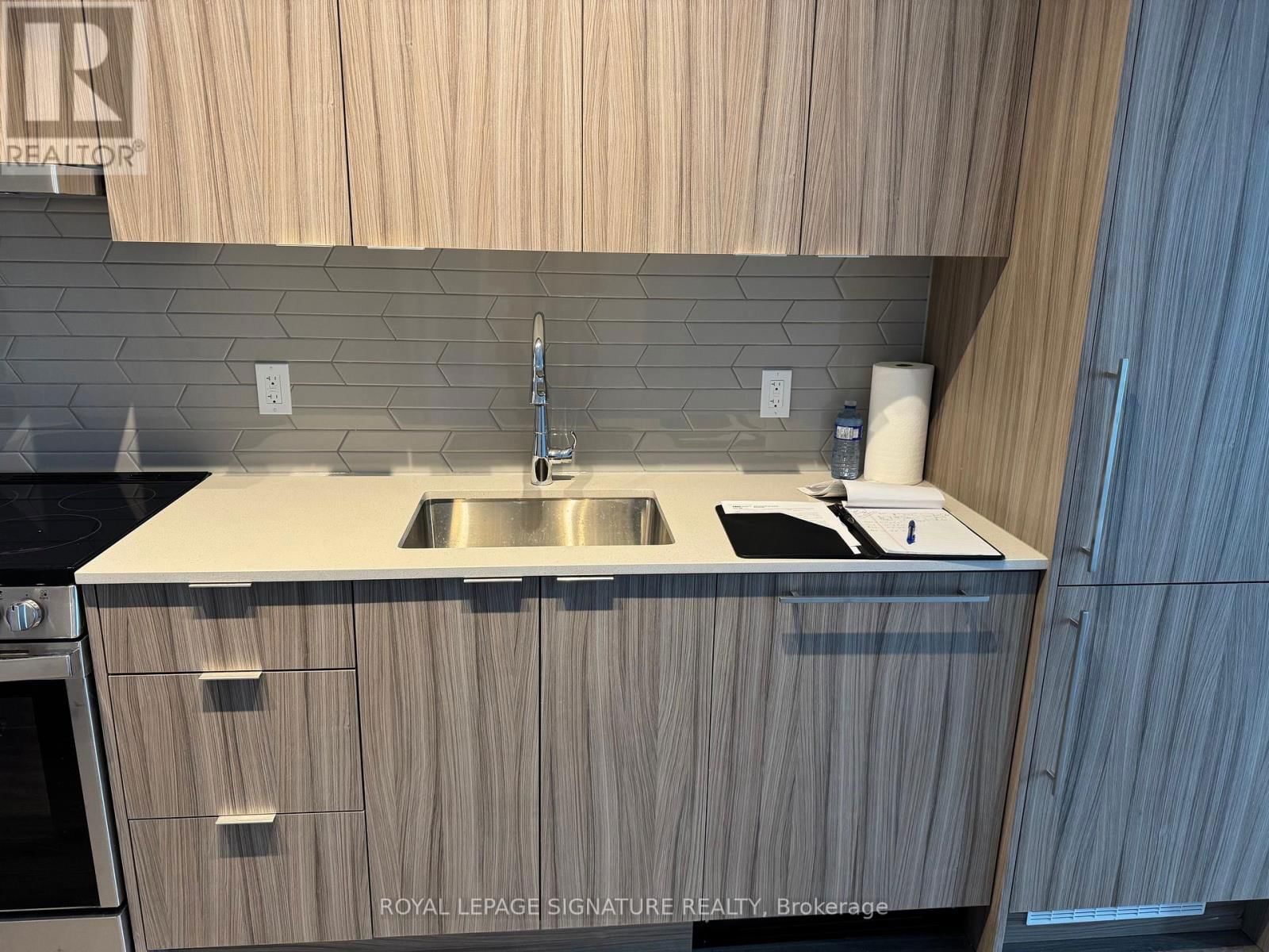 2405 - 430 SQUARE ONE DRIVE Image 7