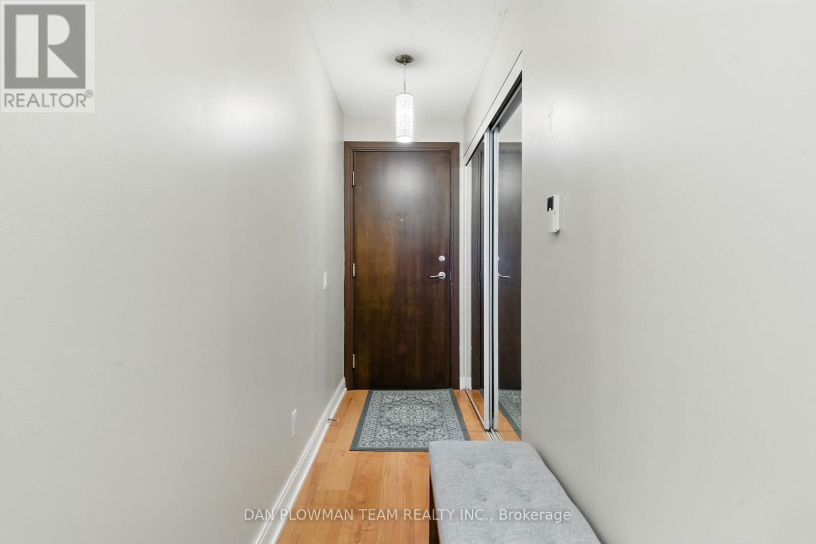 2045 - 35 VIKING LANE Image 5