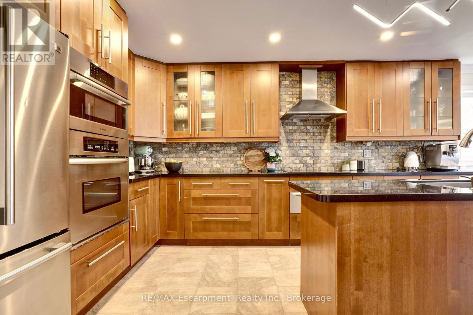 1658 HERITAGE WAY Image 14