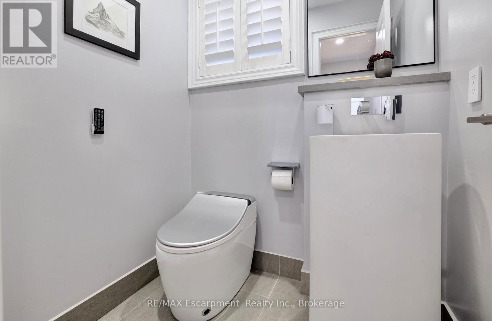 1658 HERITAGE WAY Image 25