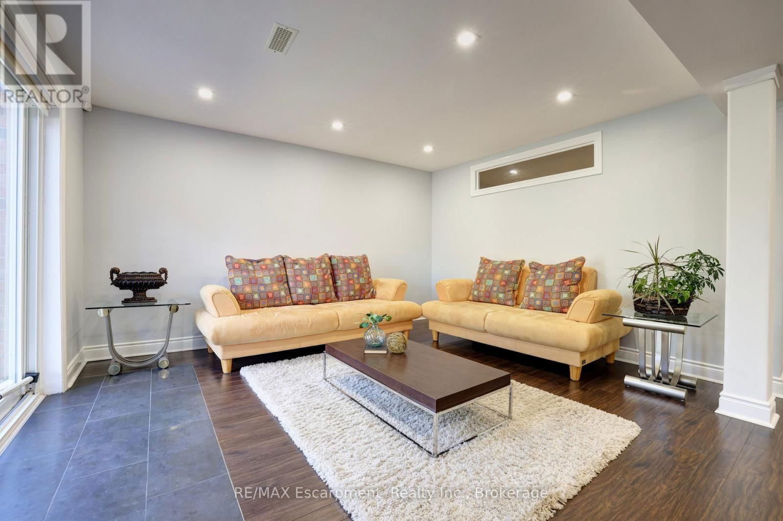 1658 HERITAGE WAY Image 36