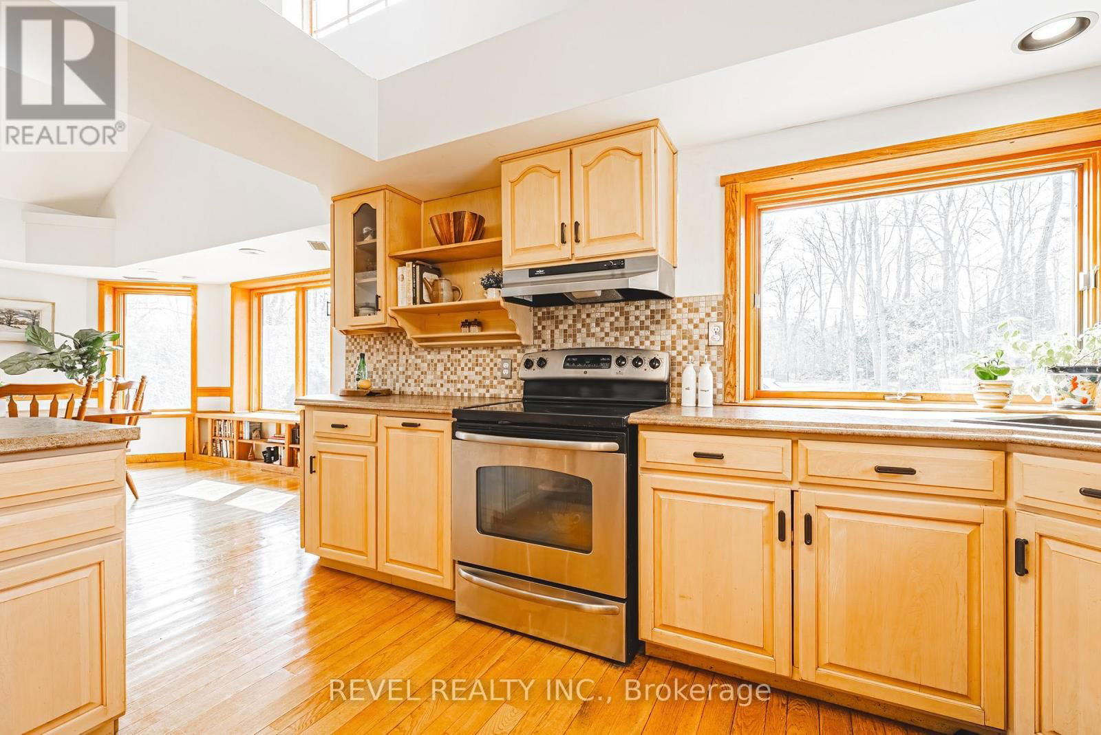 1325 3 SIDEROAD Image 18