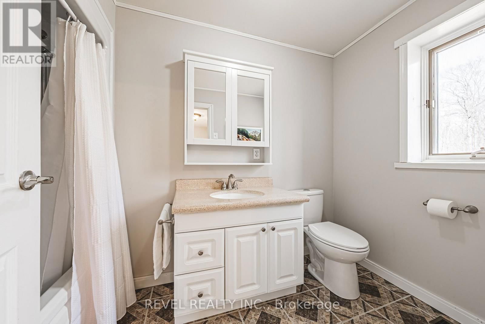 1325 3 SIDEROAD Image 36