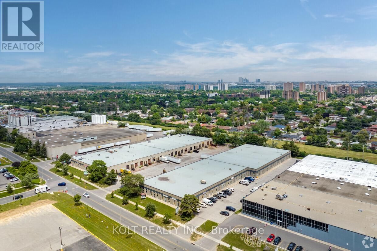 11 - 67 WESTMORE DRIVE Image 16