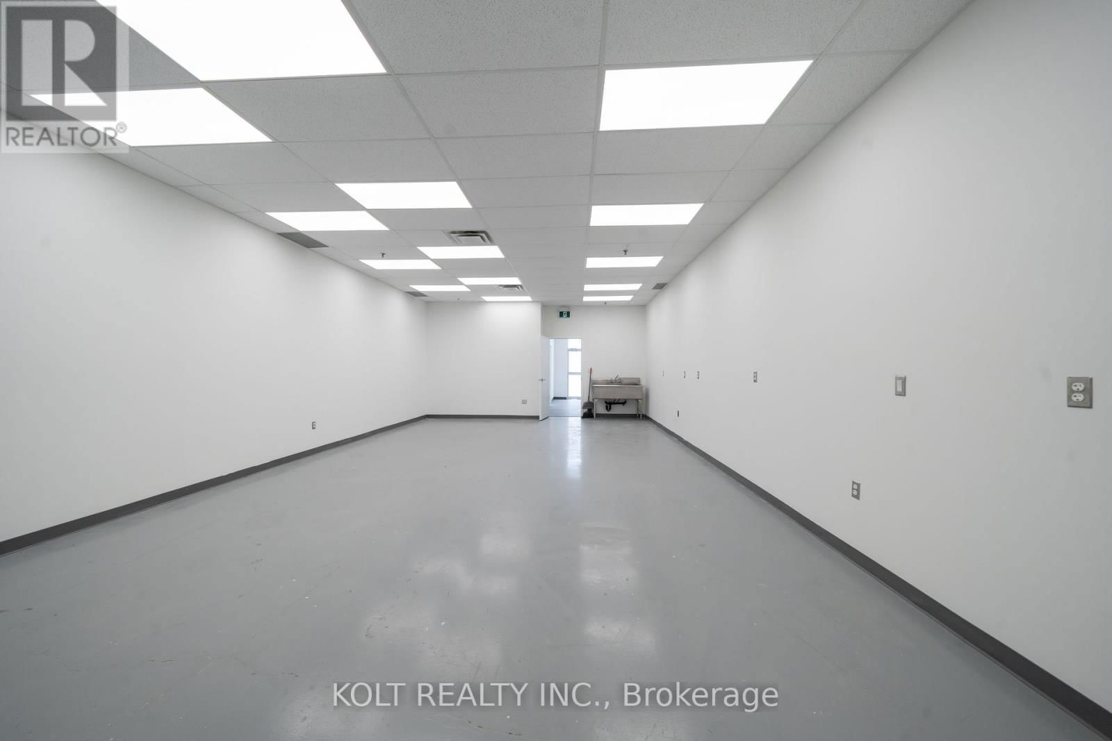 11 - 67 WESTMORE DRIVE Image 8
